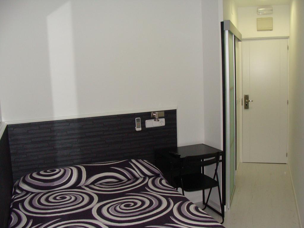 Hostal Jq Madrid 1 Екстериор снимка