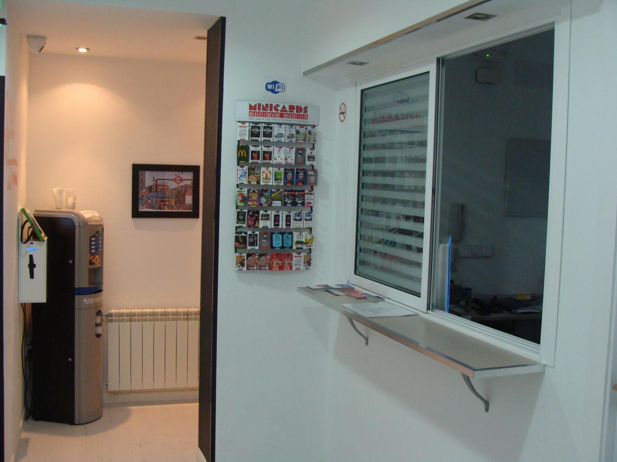 Hostal Jq Madrid 1 Екстериор снимка