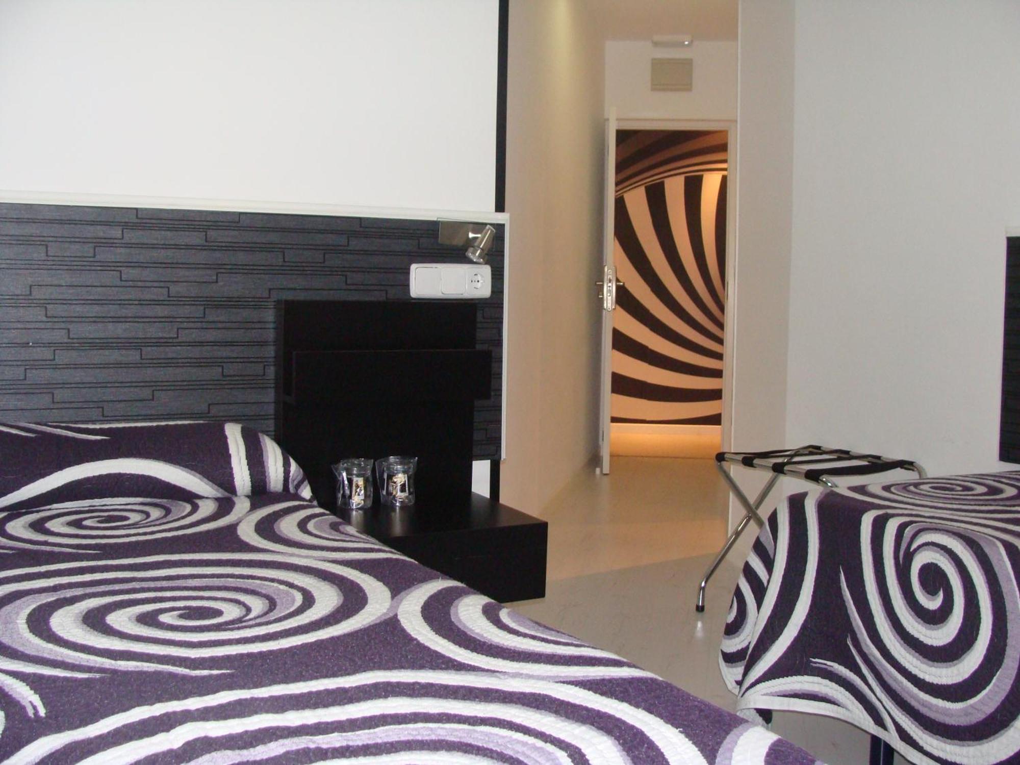 Hostal Jq Madrid 1 Екстериор снимка