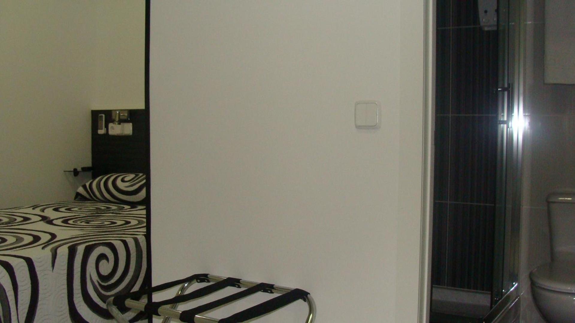 Hostal Jq Madrid 1 Екстериор снимка