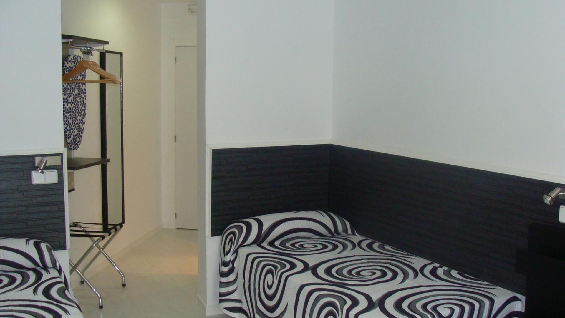 Hostal Jq Madrid 1 Екстериор снимка