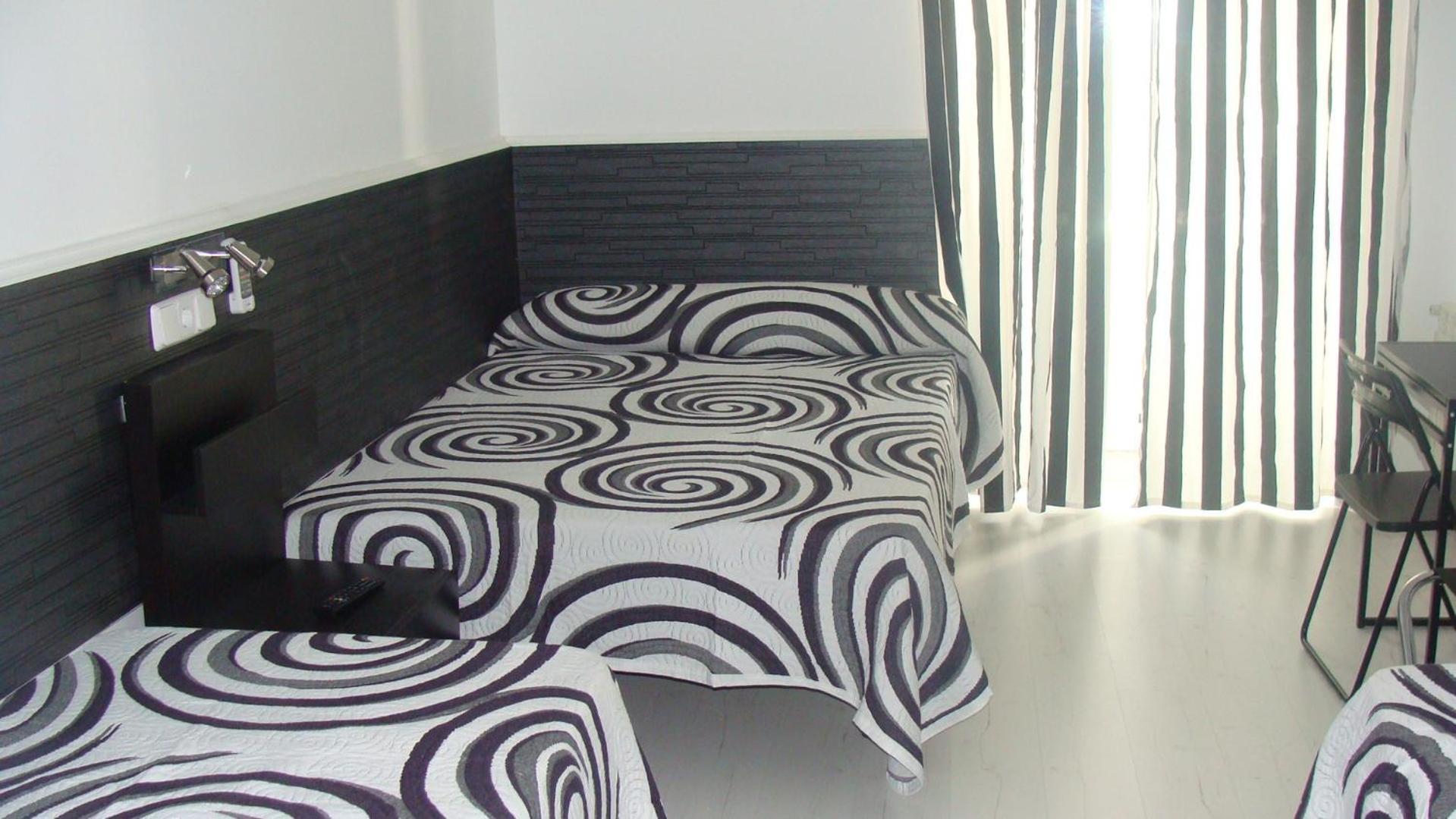 Hostal Jq Madrid 1 Екстериор снимка