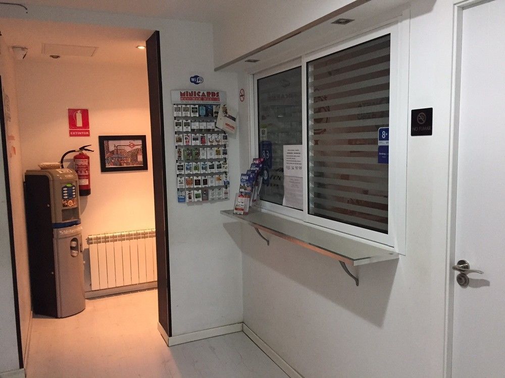 Hostal Jq Madrid 1 Екстериор снимка