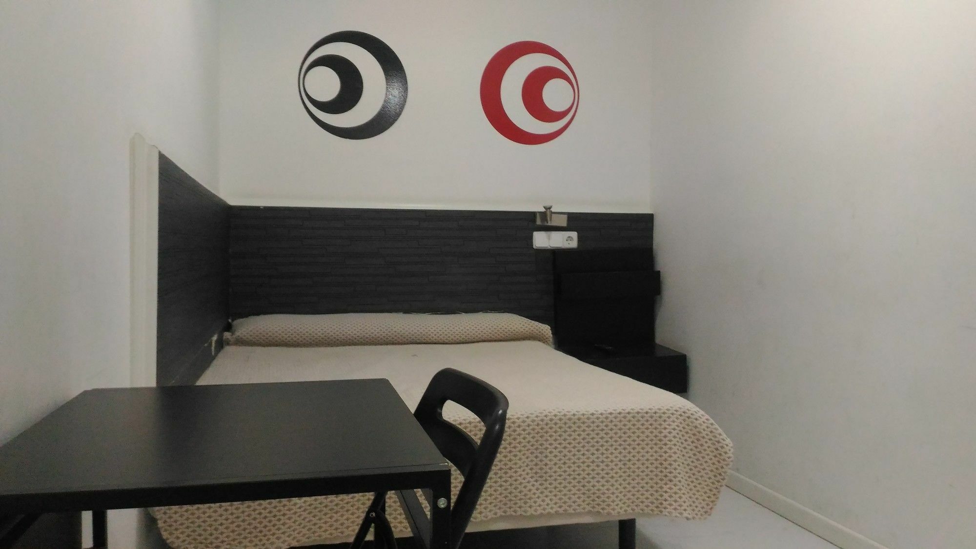 Hostal Jq Madrid 1 Екстериор снимка